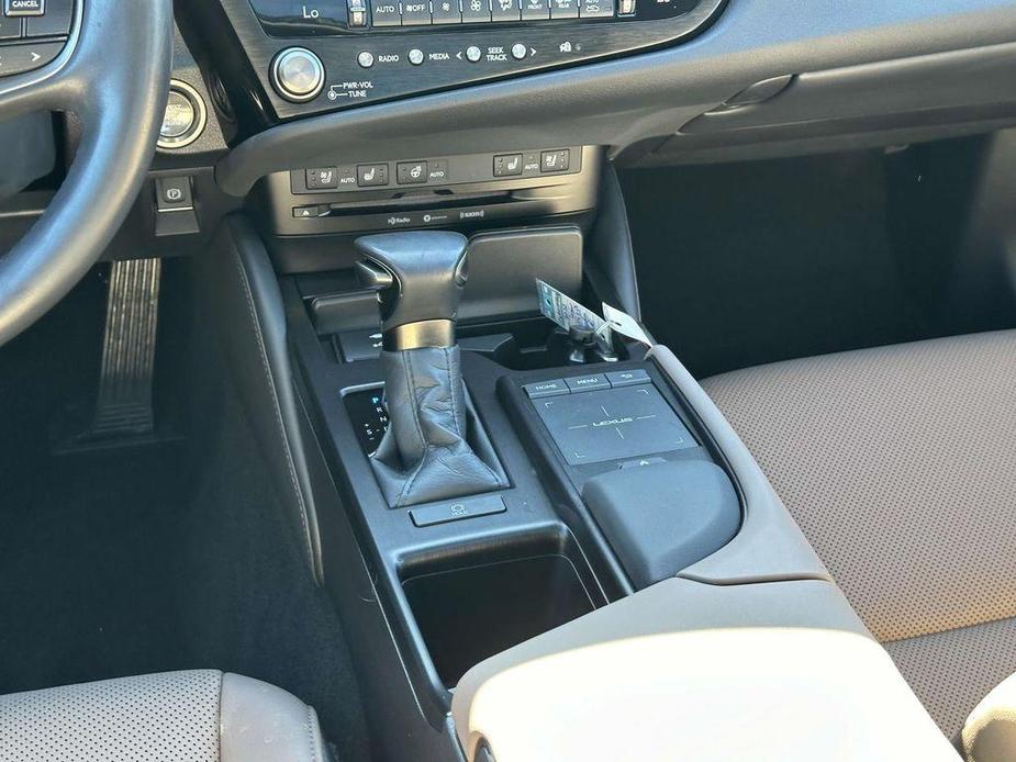 used 2022 Lexus ES 350 car, priced at $39,900