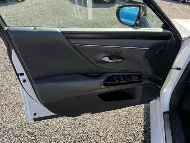 used 2022 Lexus ES 350 car, priced at $40,900
