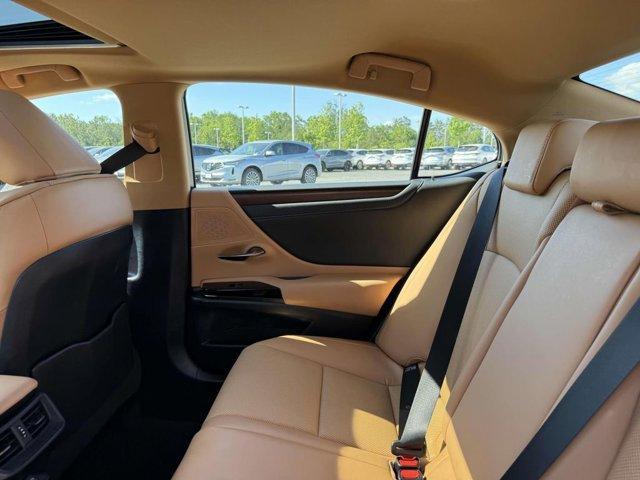 used 2022 Lexus ES 300h car, priced at $41,900