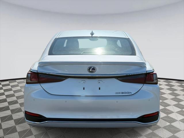 used 2022 Lexus ES 300h car, priced at $41,900