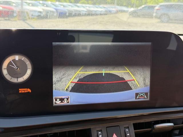 used 2022 Lexus ES 300h car, priced at $41,900