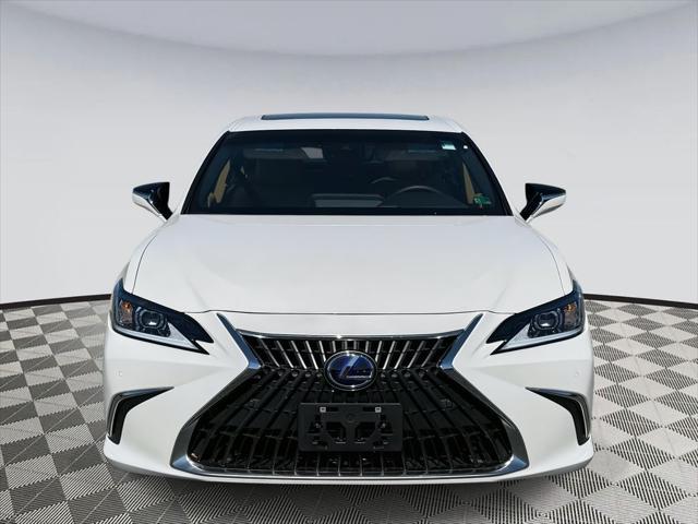 used 2022 Lexus ES 300h car, priced at $41,900