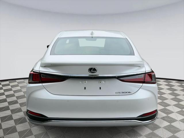 used 2025 Lexus ES 300h car, priced at $47,500