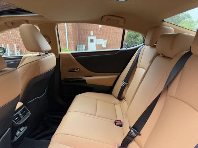 used 2025 Lexus ES 300h car, priced at $47,500