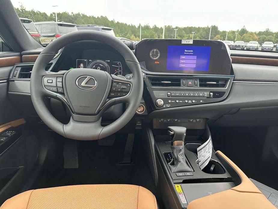 new 2025 Lexus ES 300h car