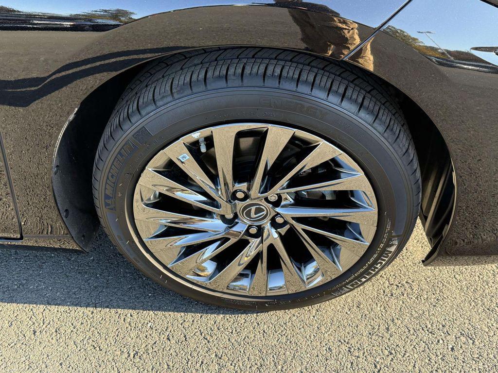 used 2024 Lexus ES 300h car, priced at $47,900