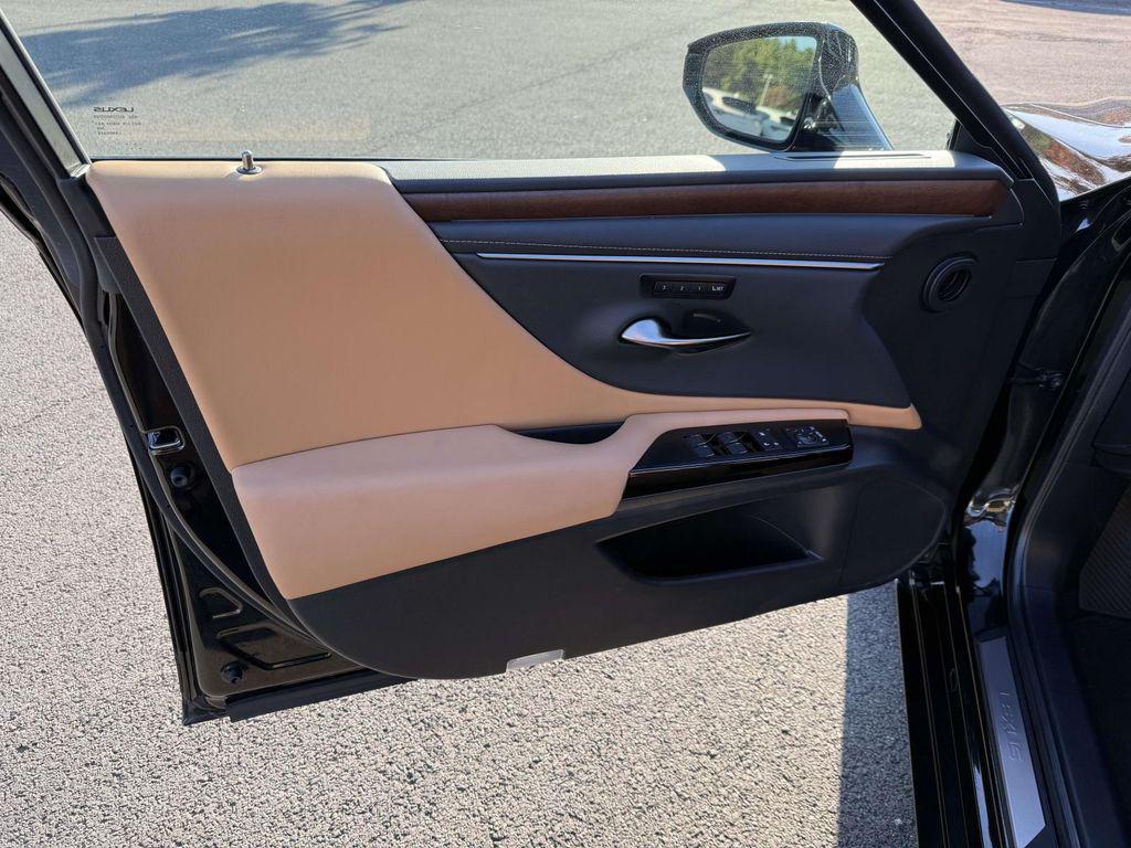 used 2024 Lexus ES 300h car, priced at $47,900