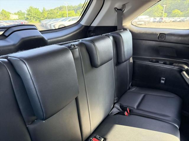 used 2019 Toyota Highlander car, priced at $31,900
