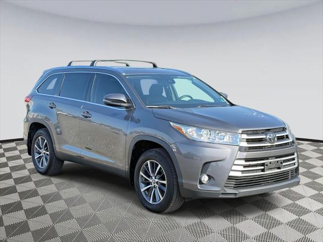 used 2019 Toyota Highlander car, priced at $31,900