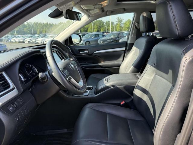 used 2019 Toyota Highlander car, priced at $31,900