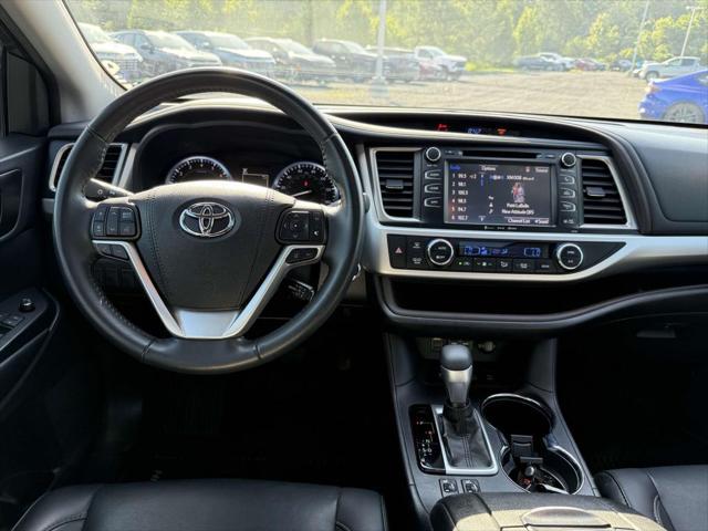 used 2019 Toyota Highlander car, priced at $31,900
