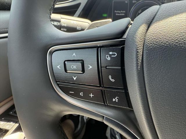 new 2025 Lexus ES 300h car, priced at $50,204