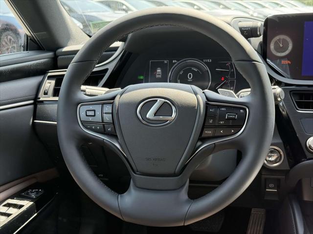 new 2025 Lexus ES 300h car, priced at $50,204