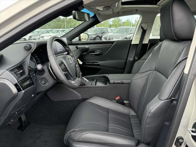 new 2025 Lexus ES 300h car, priced at $55,405