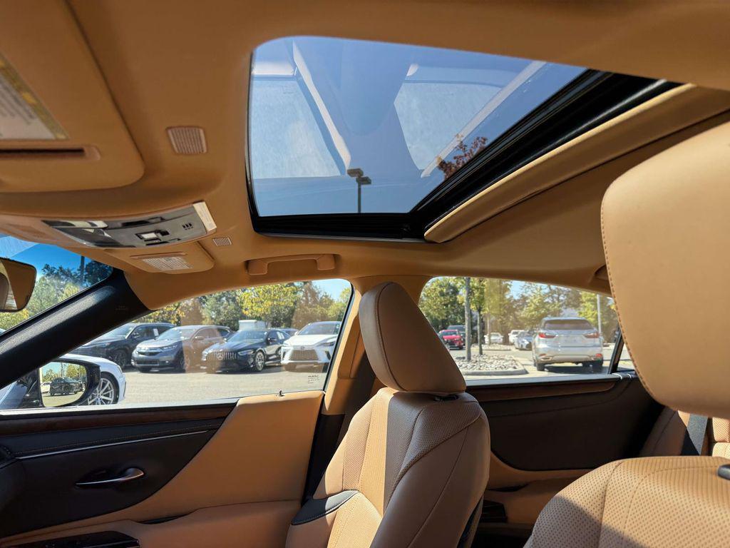 used 2025 Lexus ES 300h car, priced at $51,900