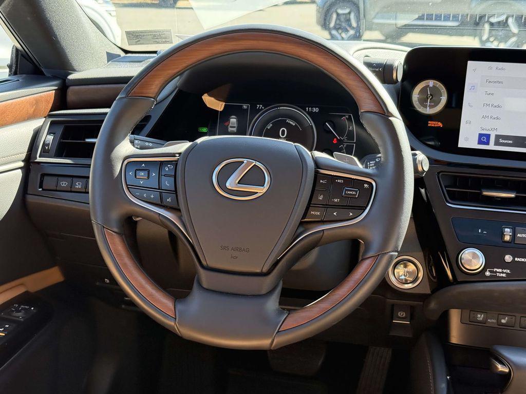 used 2025 Lexus ES 300h car, priced at $51,900