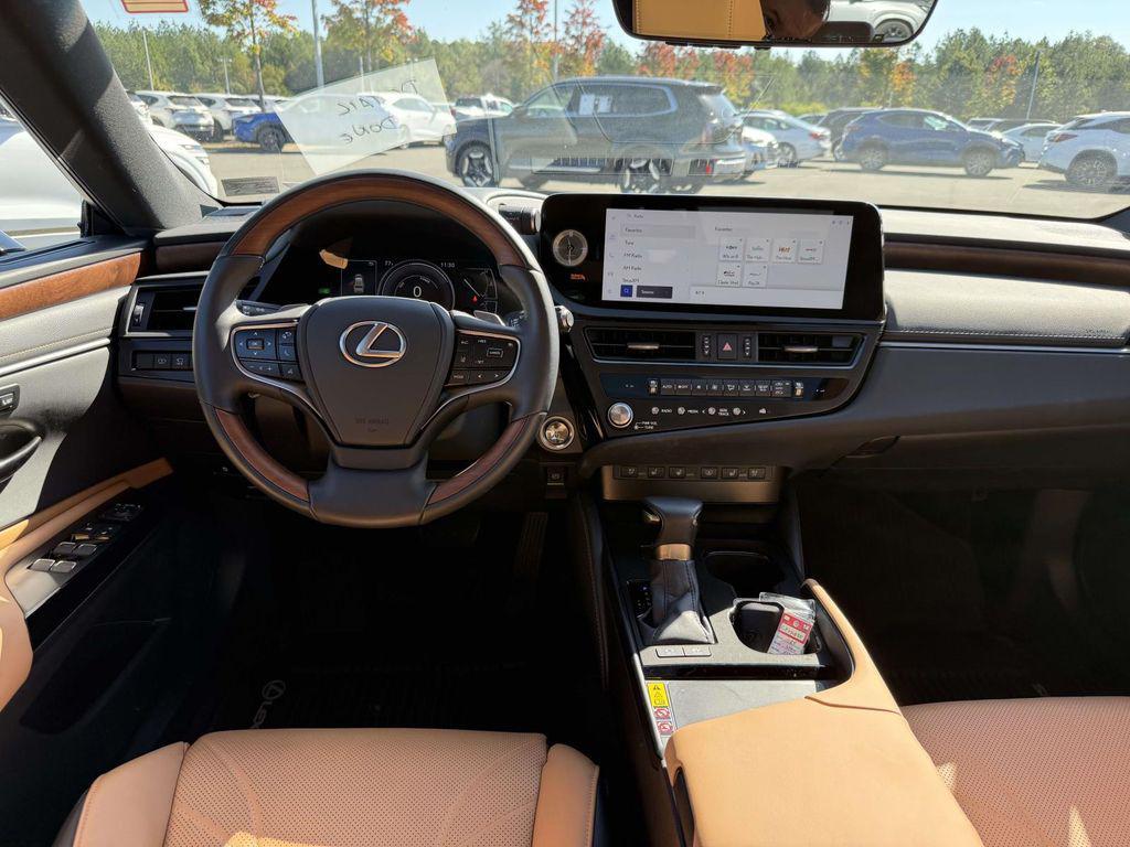 used 2025 Lexus ES 300h car, priced at $51,900