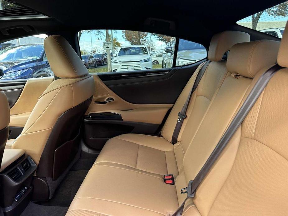 used 2019 Lexus ES 300h car, priced at $32,777