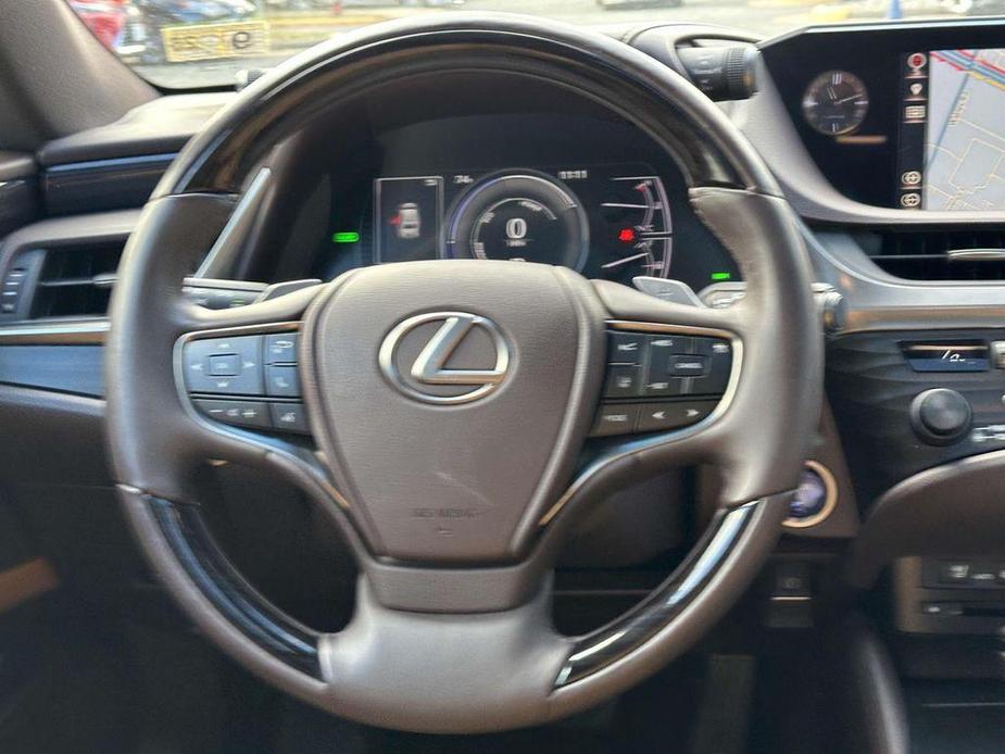 used 2019 Lexus ES 300h car, priced at $32,777