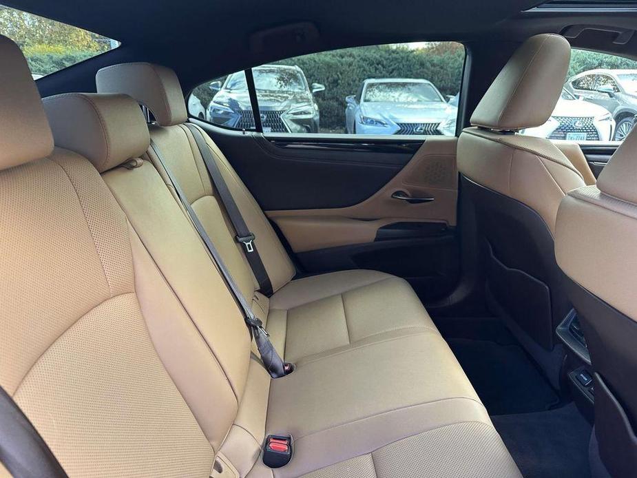 used 2019 Lexus ES 300h car, priced at $32,777