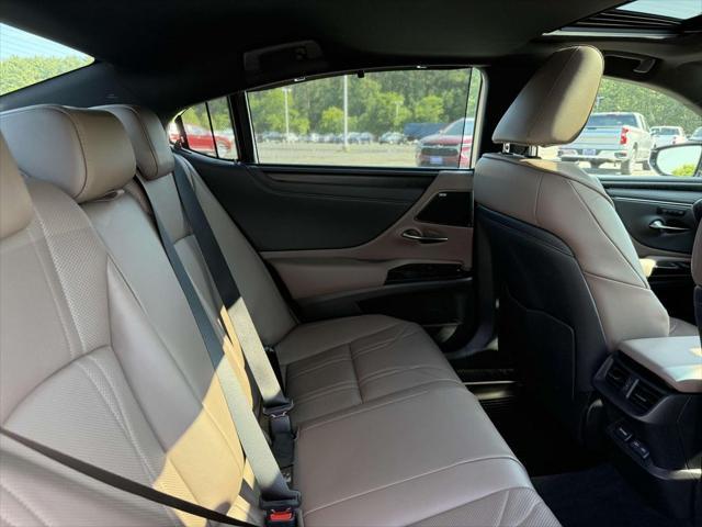 used 2025 Lexus ES 300h car, priced at $52,900