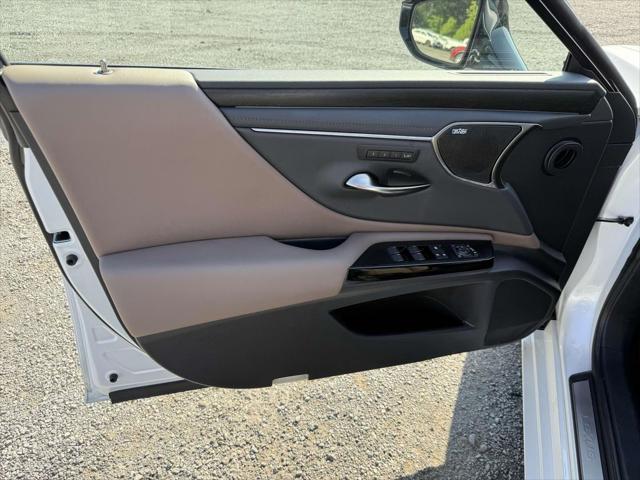 used 2025 Lexus ES 300h car, priced at $52,900