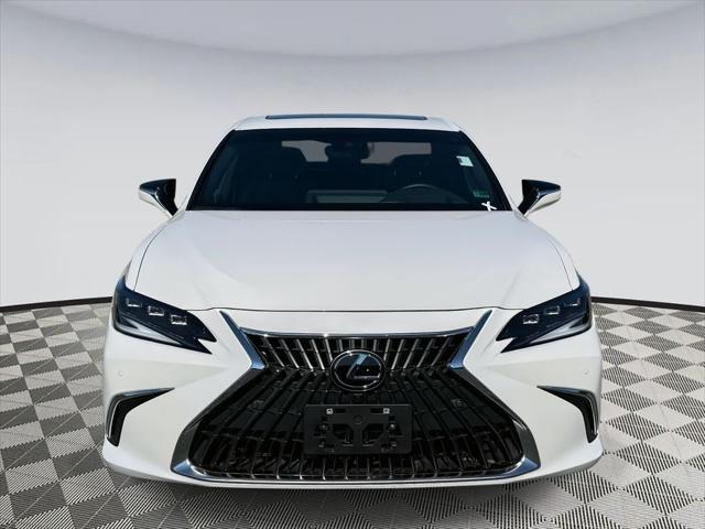 used 2025 Lexus ES 300h car, priced at $52,900