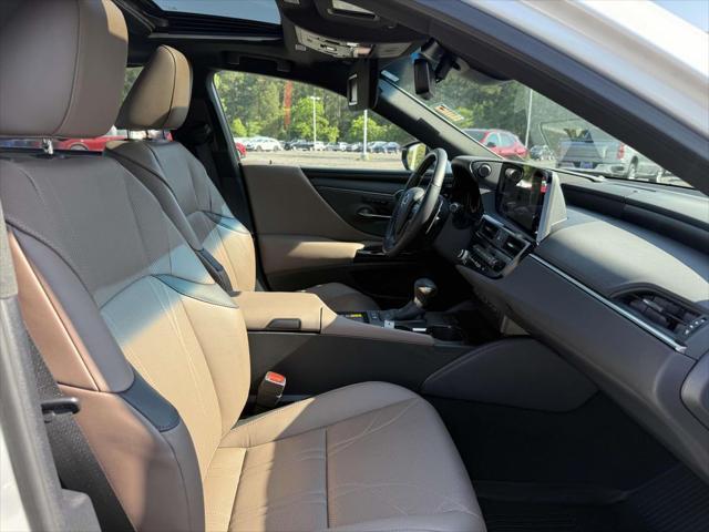 used 2025 Lexus ES 300h car, priced at $52,900