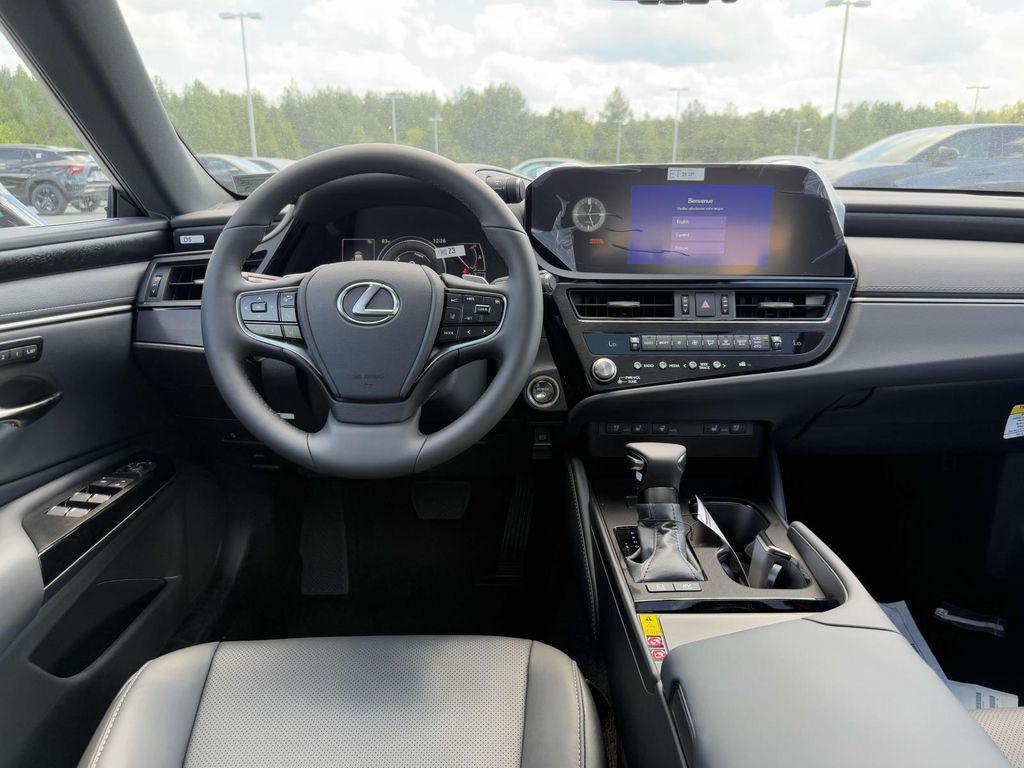 used 2025 Lexus ES 300h car, priced at $49,900
