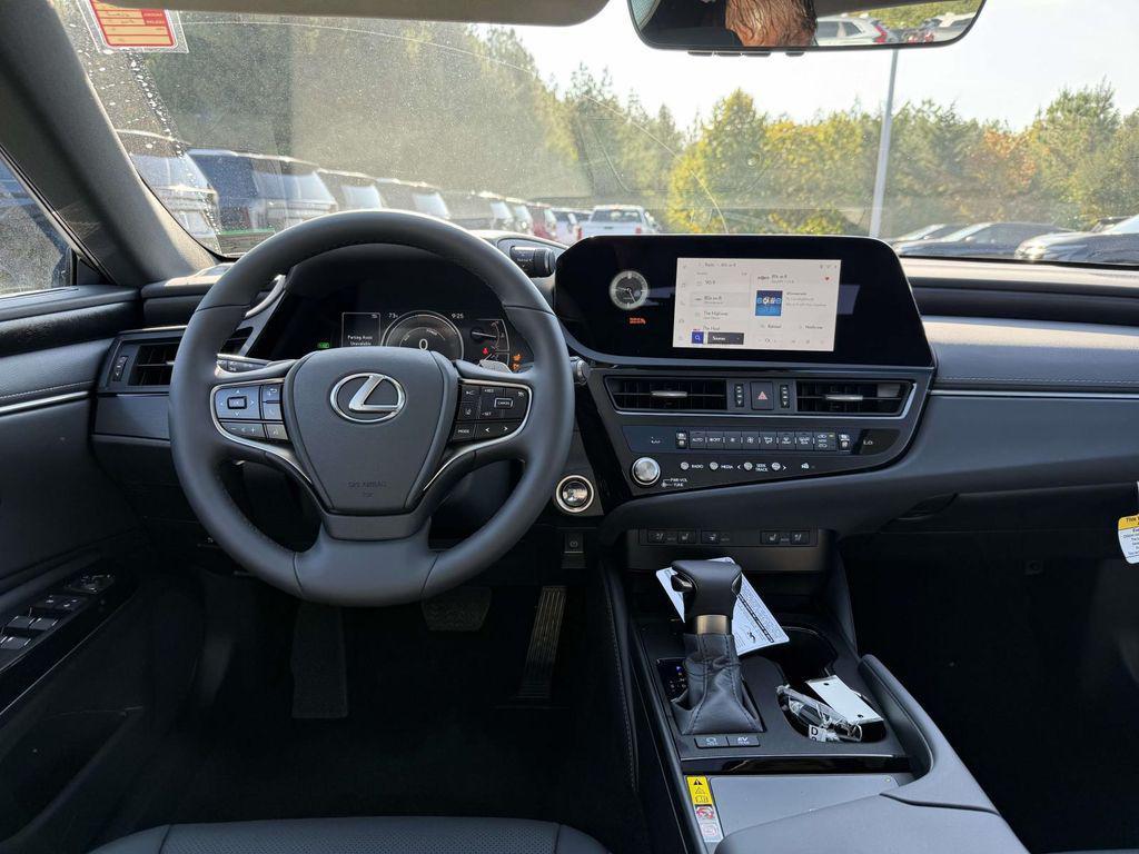 used 2025 Lexus ES 300h car, priced at $48,900
