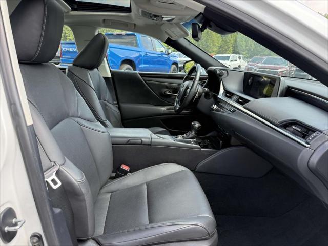 used 2021 Lexus ES 300h car, priced at $30,900