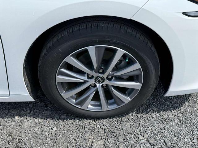 used 2021 Lexus ES 300h car, priced at $30,900
