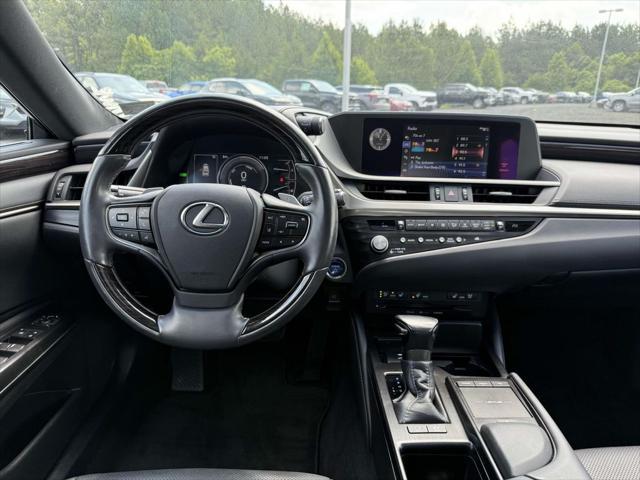 used 2021 Lexus ES 300h car, priced at $30,900