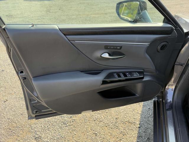 used 2023 Lexus ES 350 car, priced at $42,900