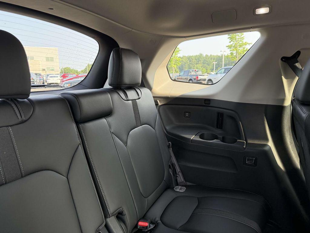 used 2025 Honda Pilot car, priced at $43,900