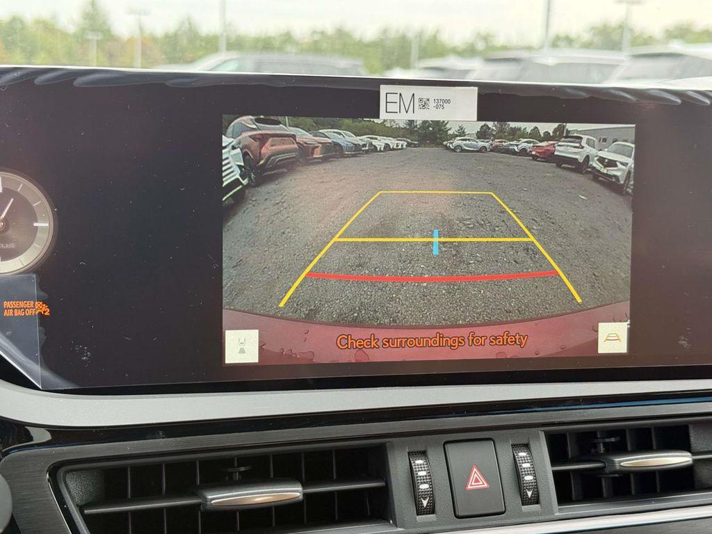 new 2025 Lexus ES 300h car, priced at $50,424