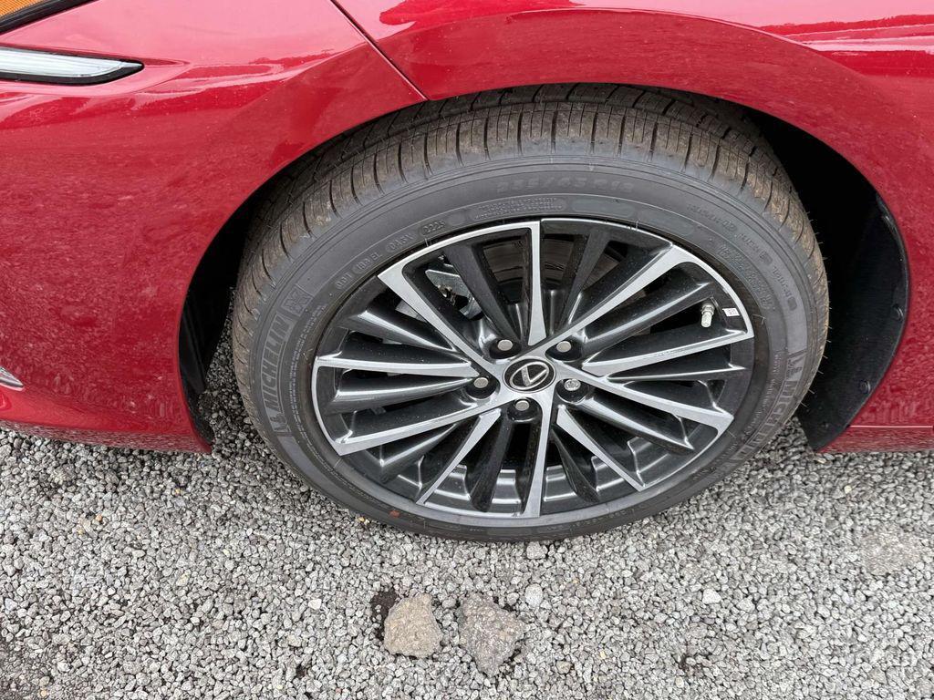 new 2025 Lexus ES 300h car, priced at $50,424