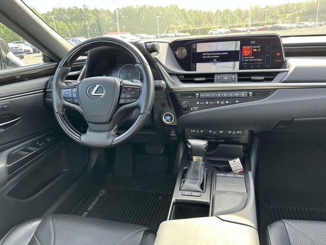 used 2019 Lexus ES 300h car, priced at $29,250