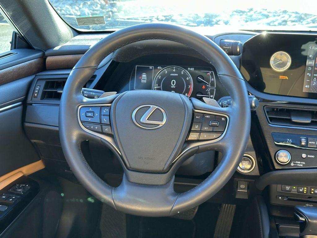 used 2022 Lexus ES 250 car, priced at $35,900