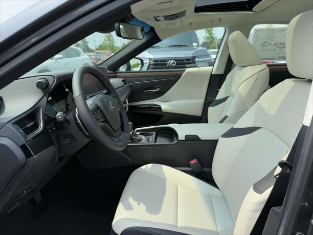 new 2025 Lexus ES 300h car, priced at $50,704