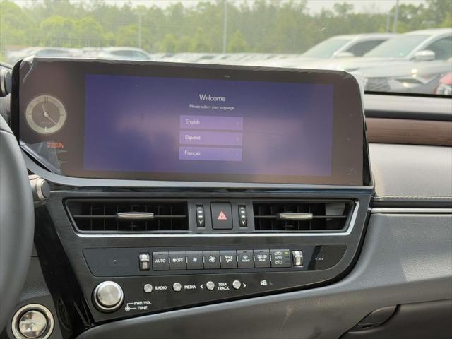 new 2025 Lexus ES 300h car, priced at $50,704