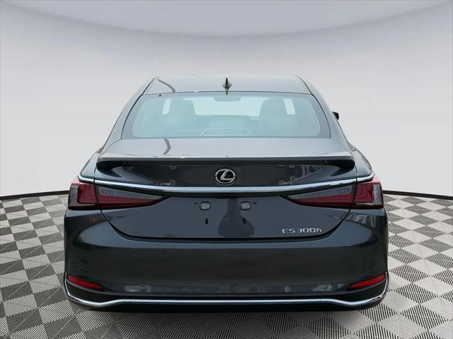new 2025 Lexus ES 300h car, priced at $50,704