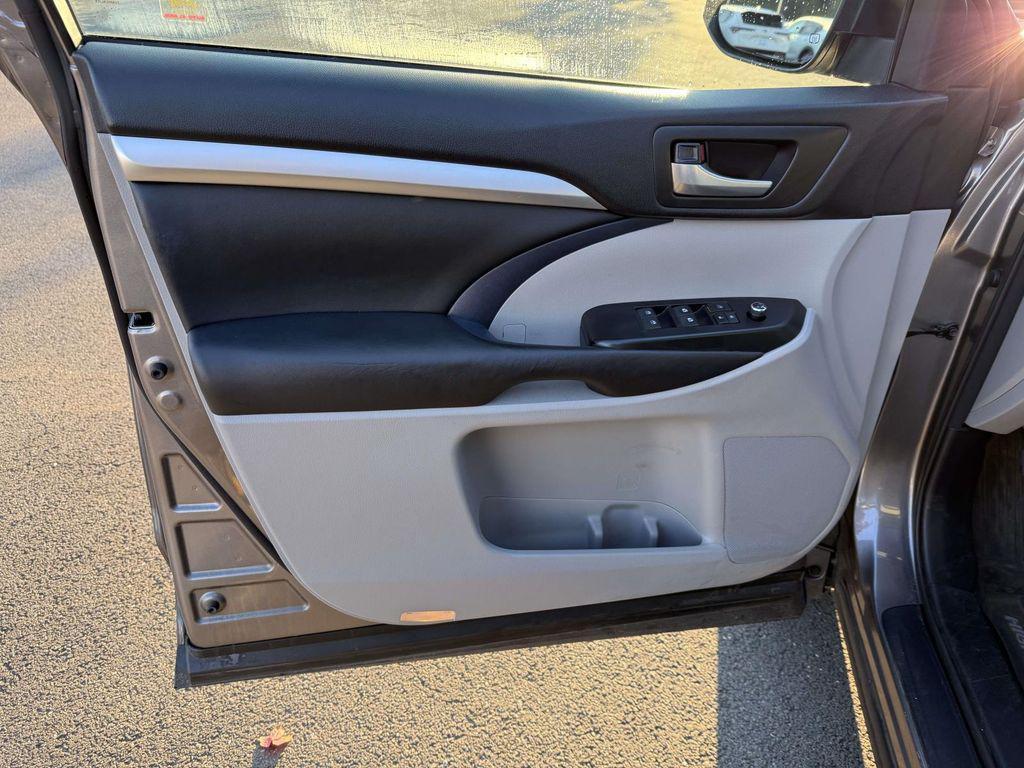 used 2017 Toyota Highlander car, priced at $21,700