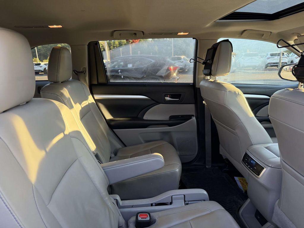 used 2017 Toyota Highlander car, priced at $21,700