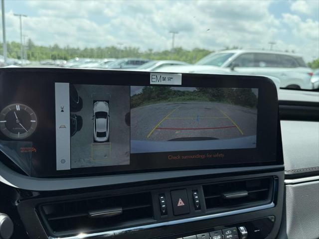 new 2025 Lexus ES 300h car, priced at $53,339