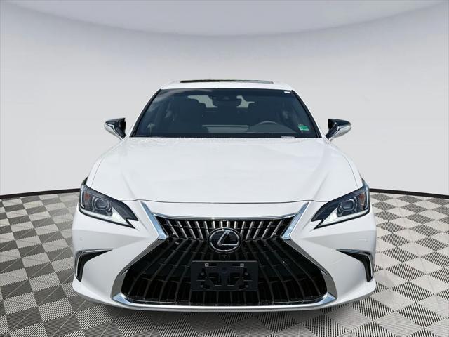 new 2025 Lexus ES 300h car, priced at $53,339