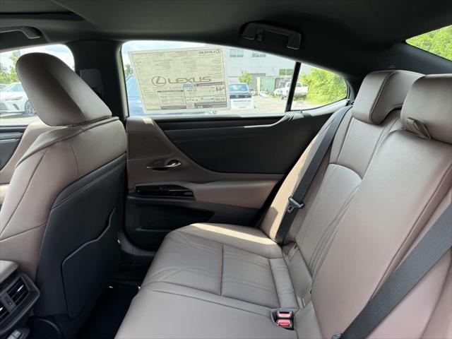 new 2025 Lexus ES 300h car, priced at $53,339