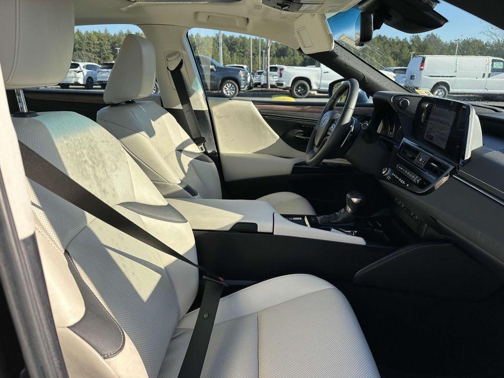 used 2023 Lexus ES 250 car, priced at $39,900
