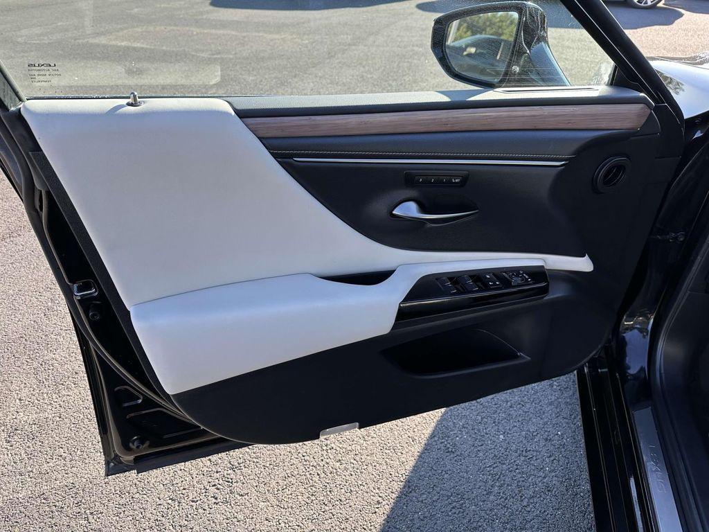 used 2023 Lexus ES 250 car, priced at $39,900