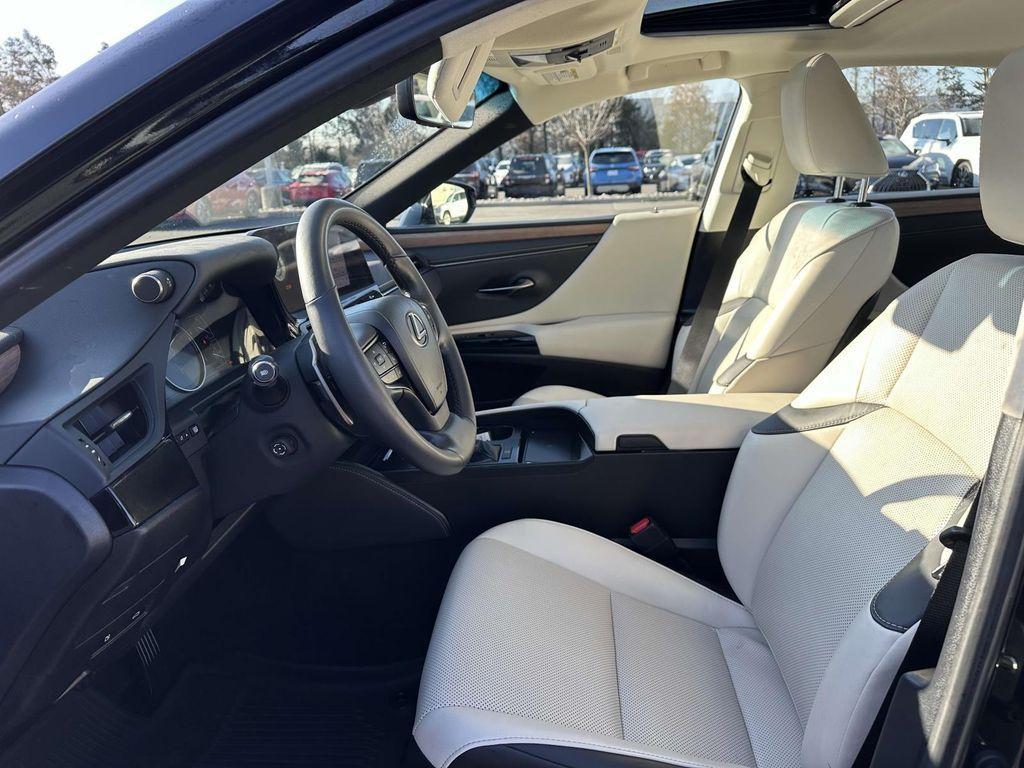 used 2023 Lexus ES 250 car, priced at $39,900